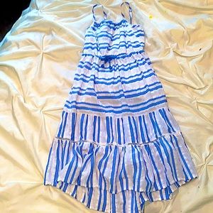 I am selling a dress the colors are blue and white